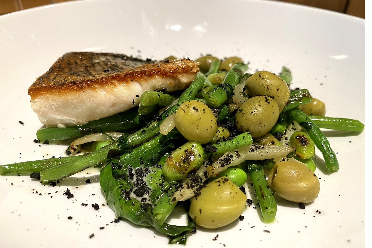 Perche, petits pois, olives — construction Bishop