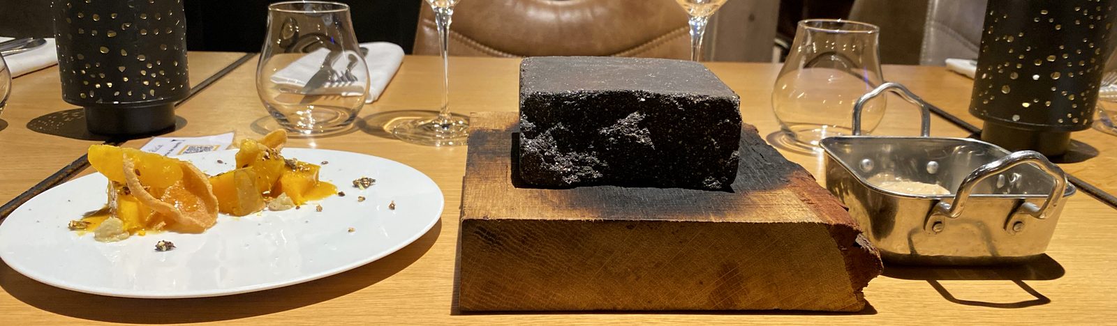 Cuisson signature sur brique chaude saint-jacques