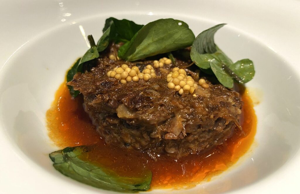 Joue de bœuf à la moutarde du restaurant Félicie, ouvert dans un local loué sous bail commercial