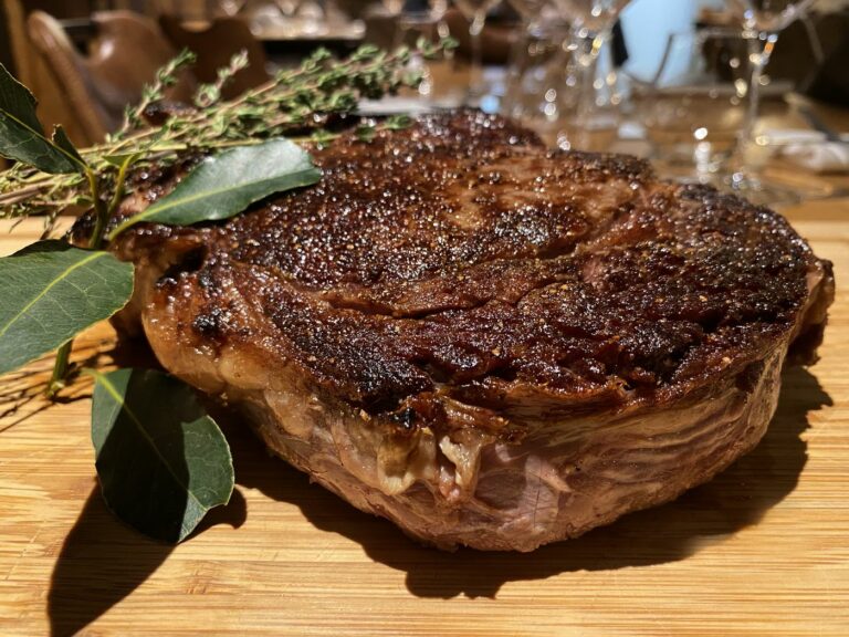 Côte à l'os du restaurant Félicie, une carte qui construit l'EBE d'un restaurant