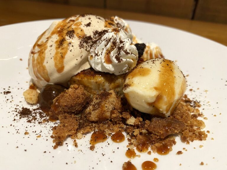 Crème brûlée au café du restaurant Félicie, la théorie de la souris tombée dans la crème