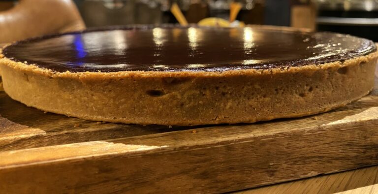 Tarte au chocolat du restaurant Félicie, ambition ou tentation : choisir ses batailles en restauration