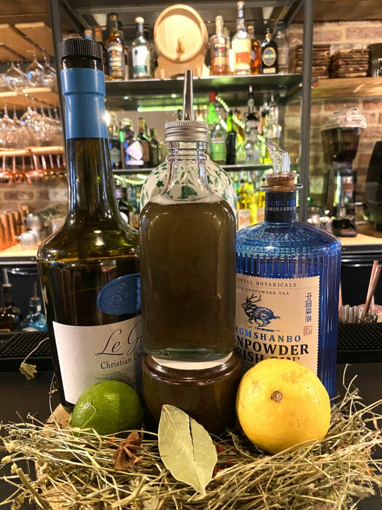 Tonic maison et spiritueux du bar Félicie, des éléments du fonds de commerce d'un restaurant