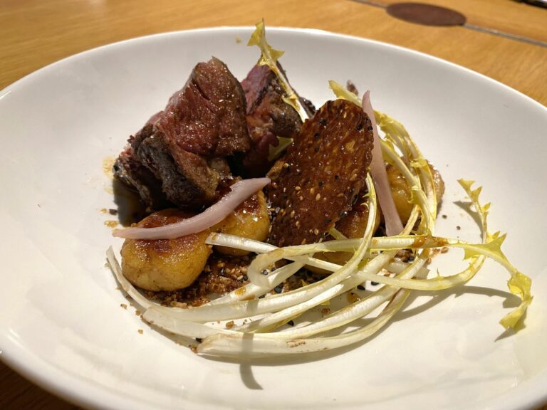 Veau, gnocchis et sésame au restaurant Félicie, une carte pilotée pour la rentabilité du restaurant