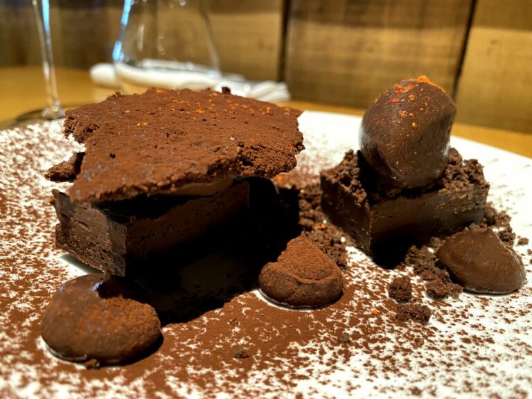 Chocolat et piment au restaurant Félicie, la théorie de l'ennemi pour fédérer une équipe